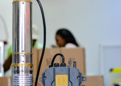 Bomba de agua solar submersivel de 20m - sunpowermz